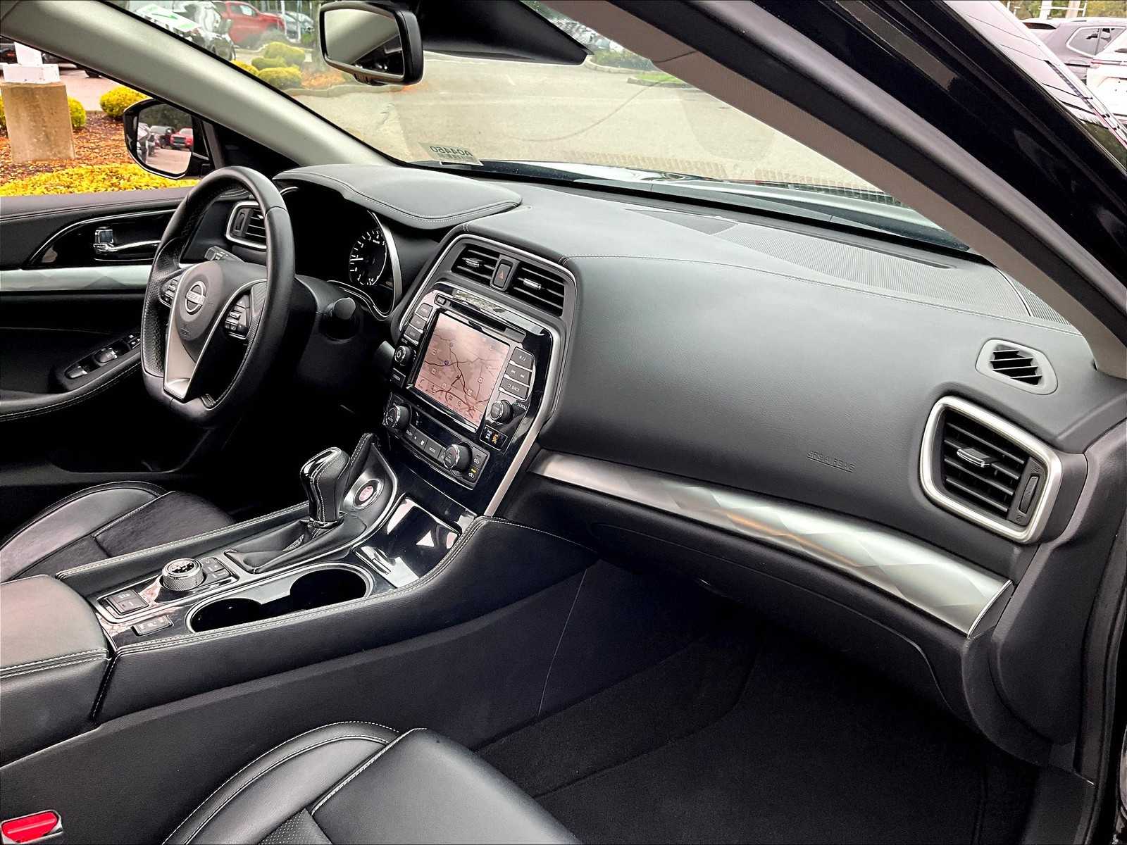 2023 Nissan Maxima SV - Photo 14