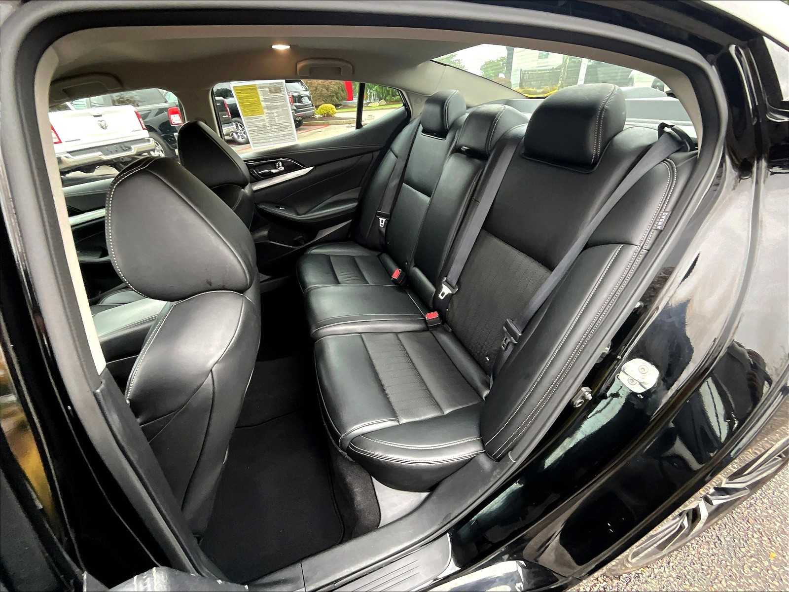 2023 Nissan Maxima SV - Photo 15