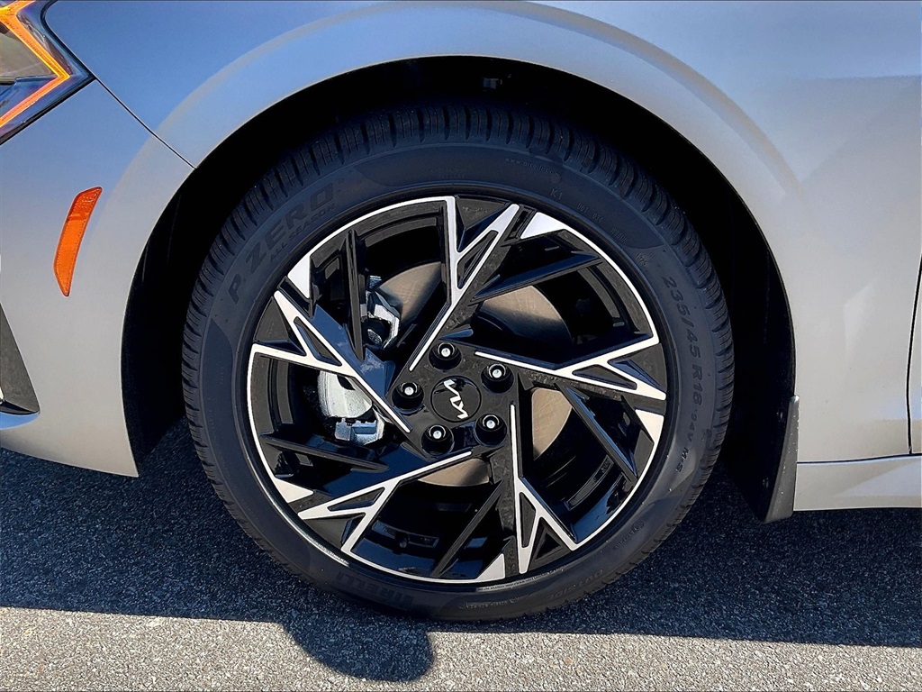 2026 Kia K5 GT-Line - Photo 8