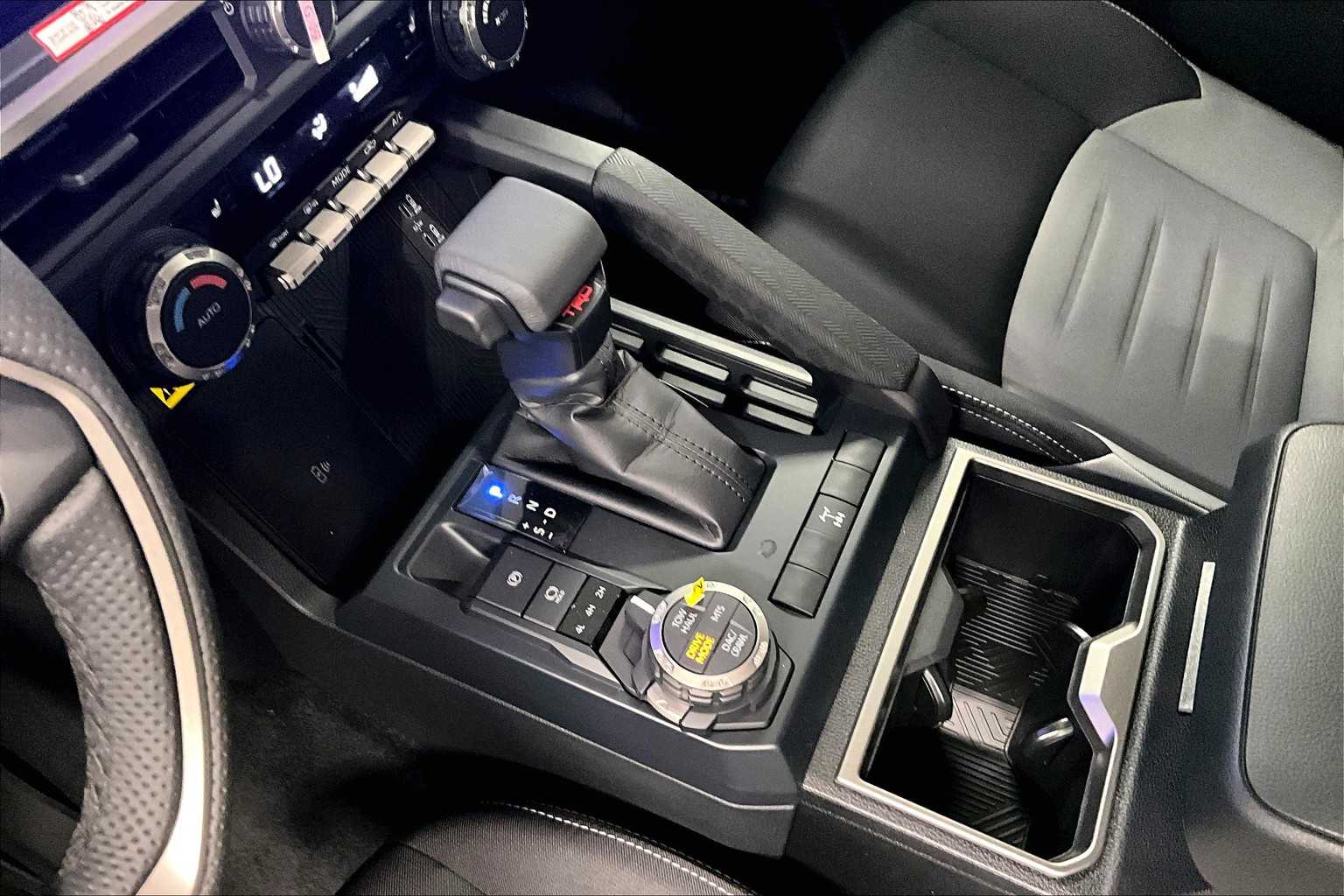 2025 Toyota Tacoma TRD Off Road - Photo 14