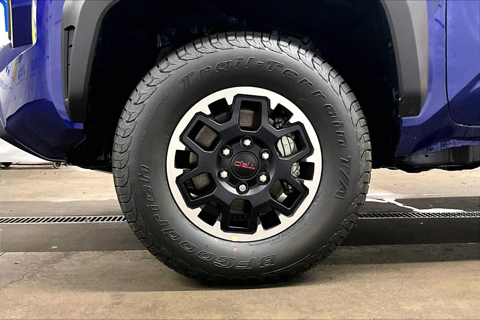 2025 Toyota Tacoma TRD Off Road - Photo 8