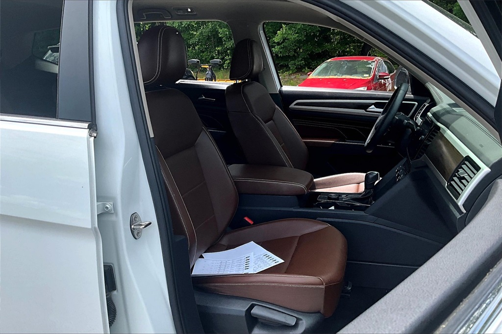 2022 Volkswagen Atlas 3.6L V6 SE w/Technology - Photo 11