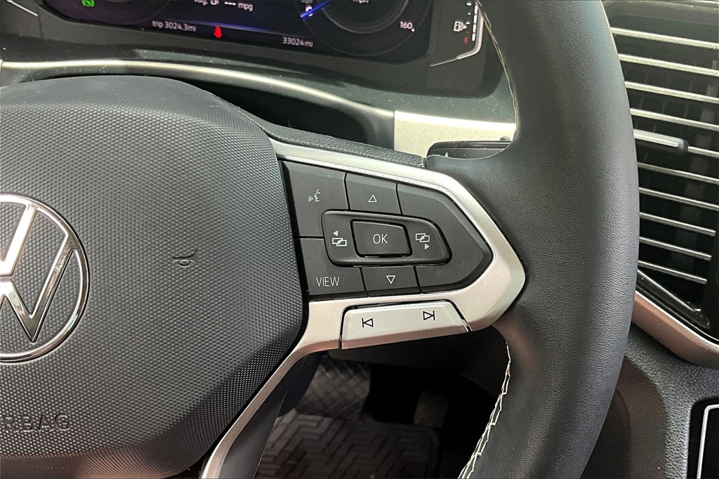 2022 Volkswagen Atlas 3.6L V6 SE w/Technology - Photo 25
