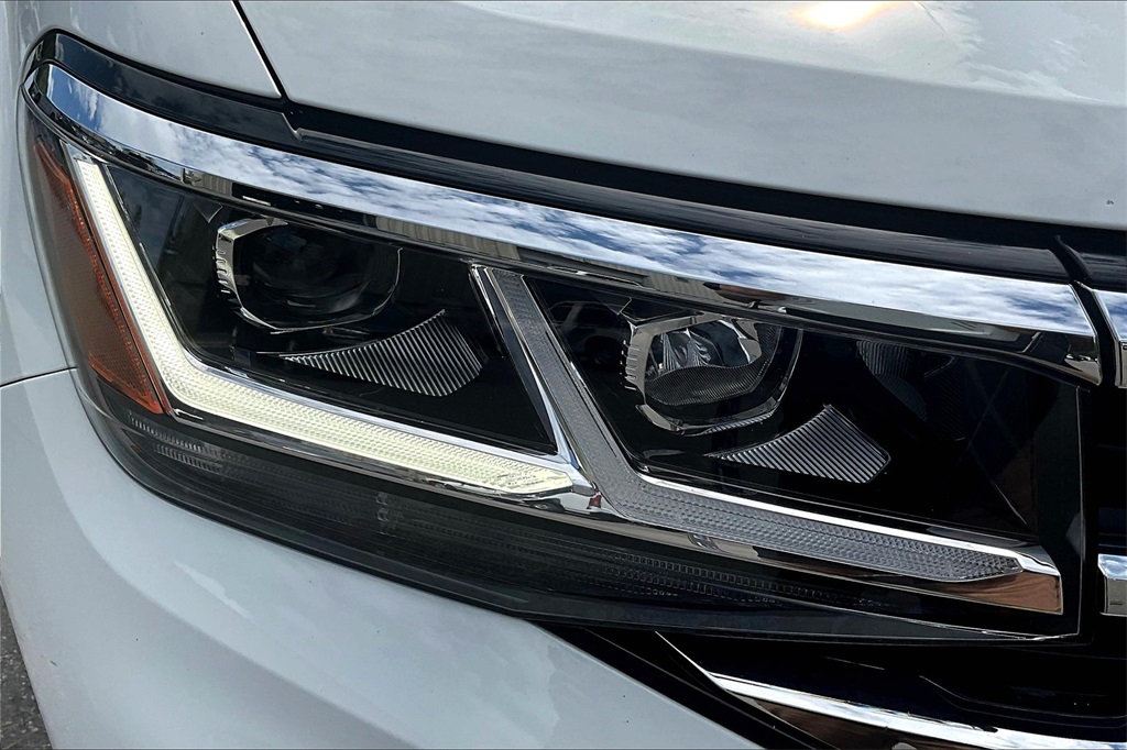 2022 Volkswagen Atlas 3.6L V6 SE w/Technology - Photo 34