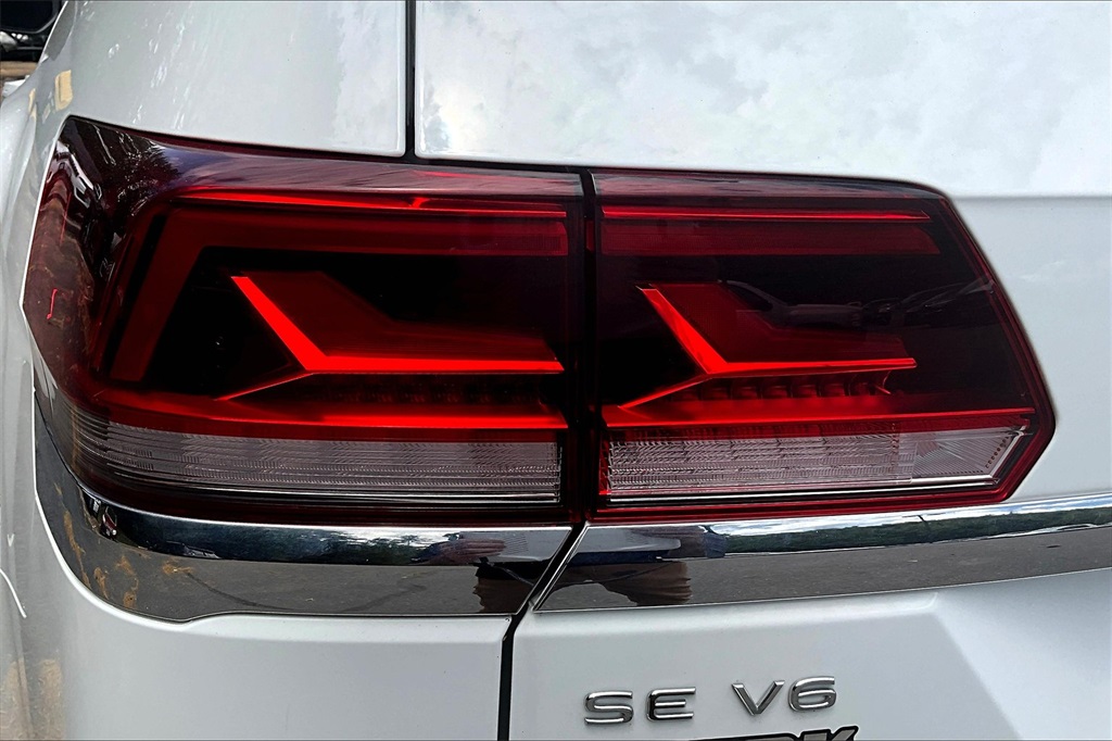 2022 Volkswagen Atlas 3.6L V6 SE w/Technology - Photo 35