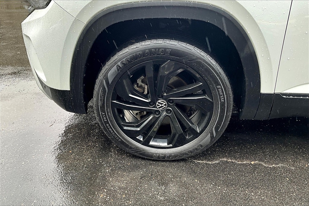 2022 Volkswagen Atlas 3.6L V6 SE w/Technology - Photo 4