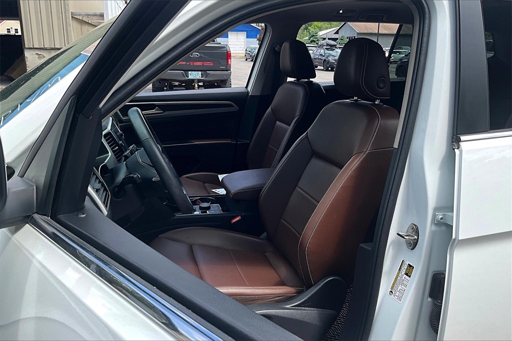 2022 Volkswagen Atlas 3.6L V6 SE w/Technology - Photo 10