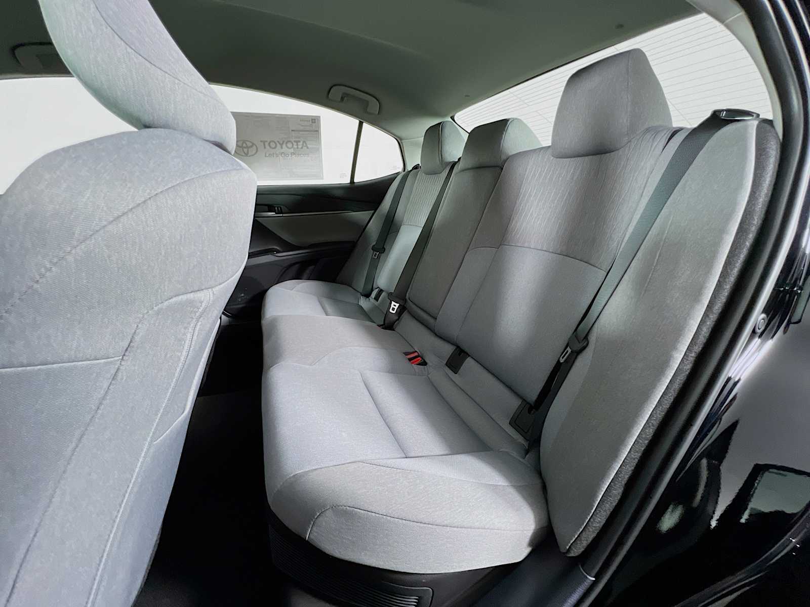 2025 Toyota Camry LE - Photo 13