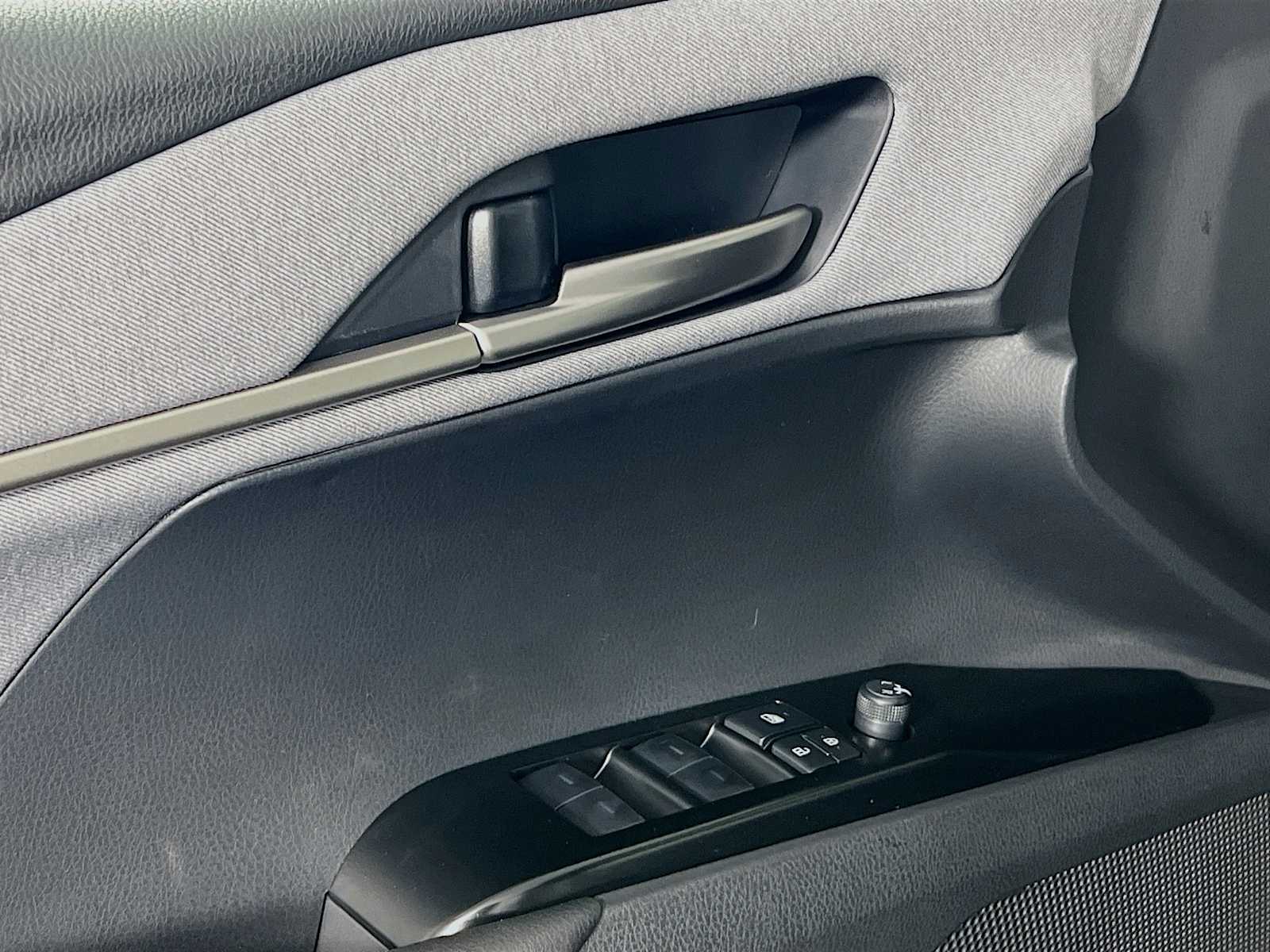 2025 Toyota Camry LE - Photo 16