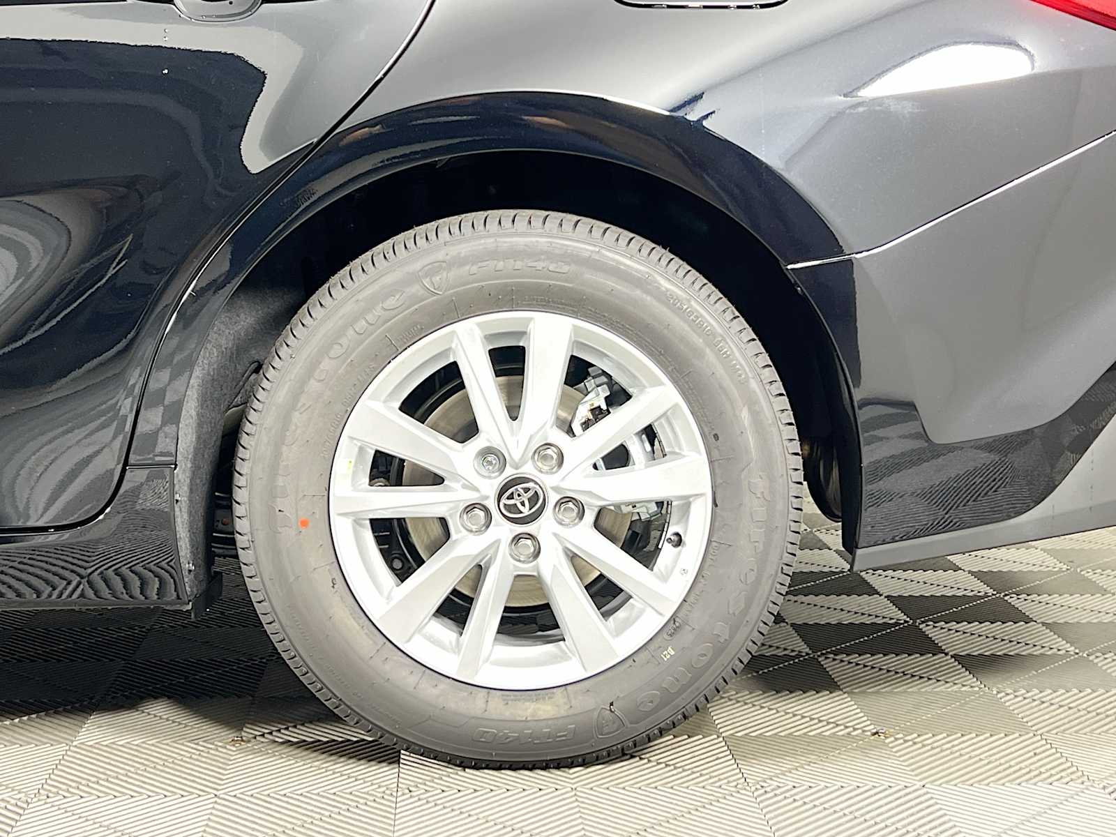 2025 Toyota Camry LE - Photo 19