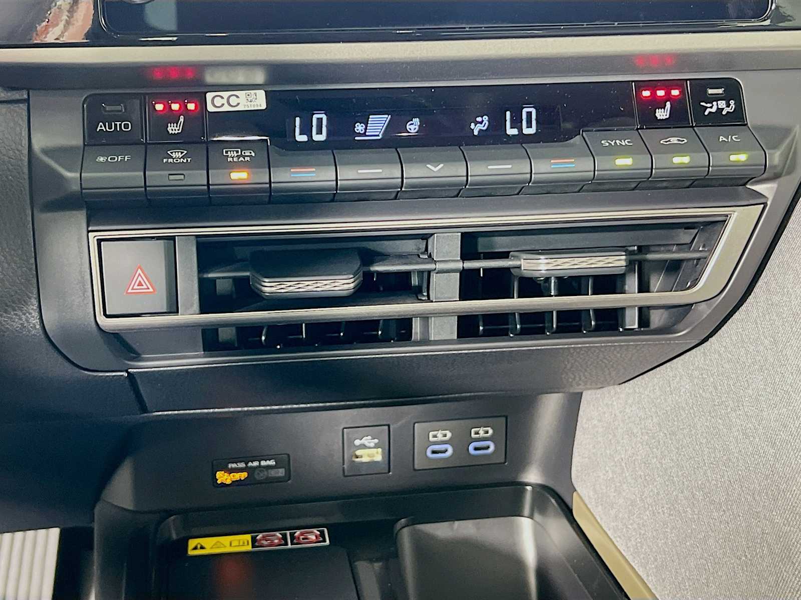 2025 Toyota Camry LE - Photo 10