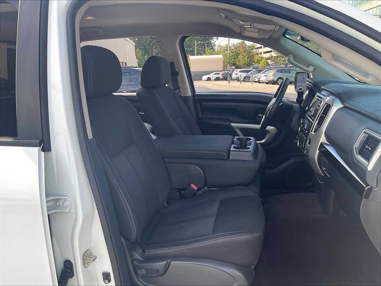 2018 Nissan Titan SV - Photo 11