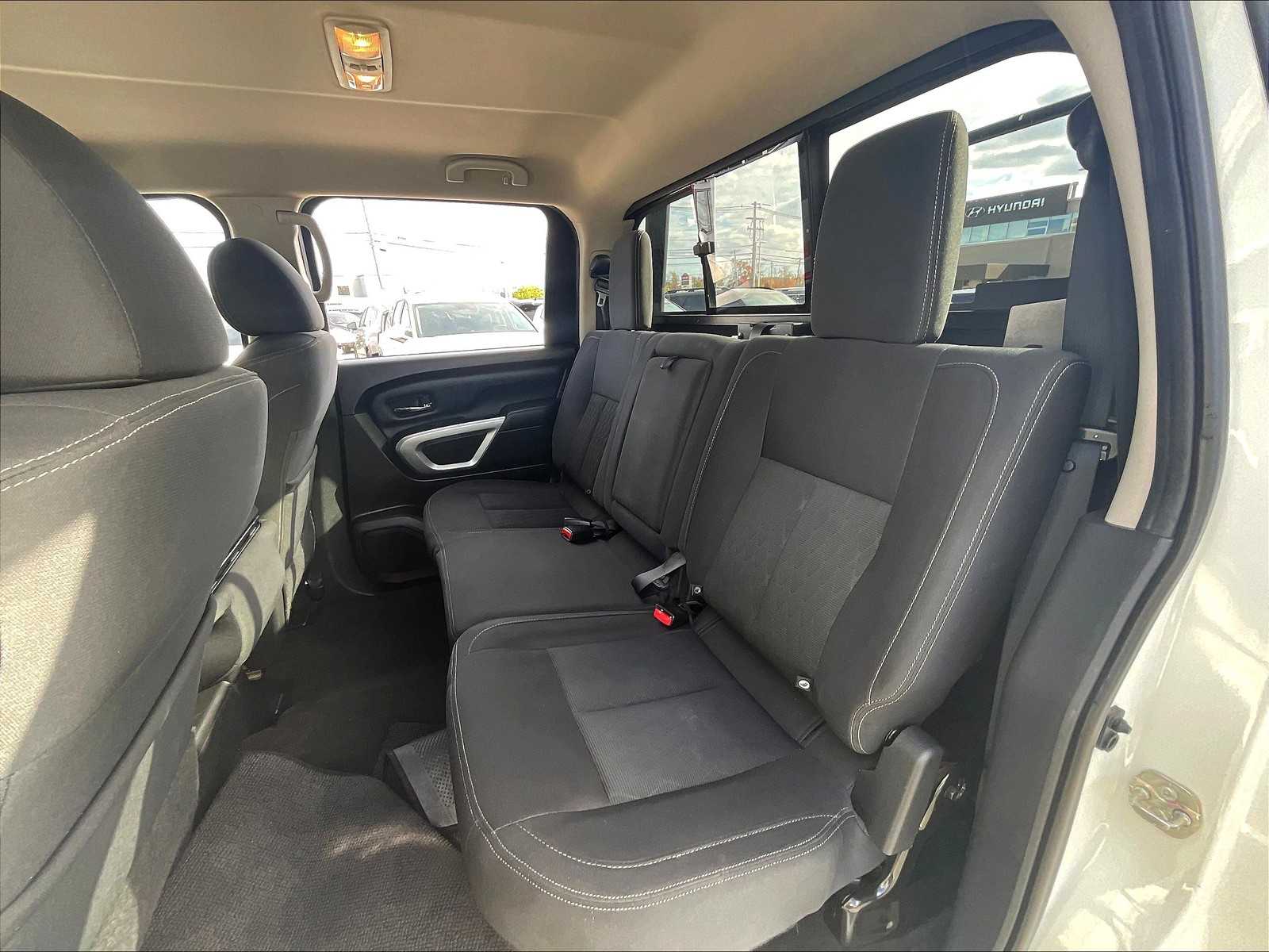 2018 Nissan Titan SV - Photo 15