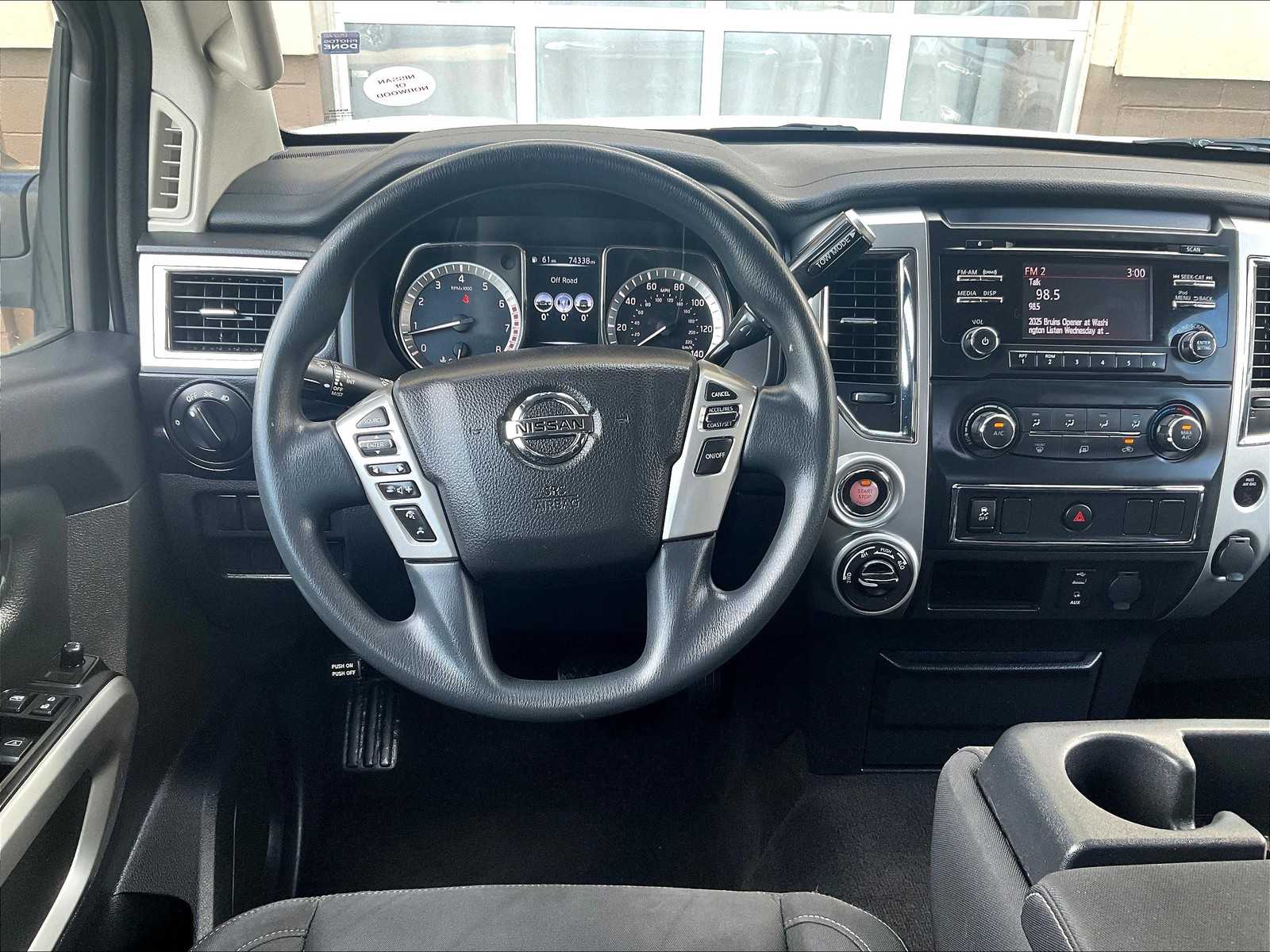 2018 Nissan Titan SV - Photo 17