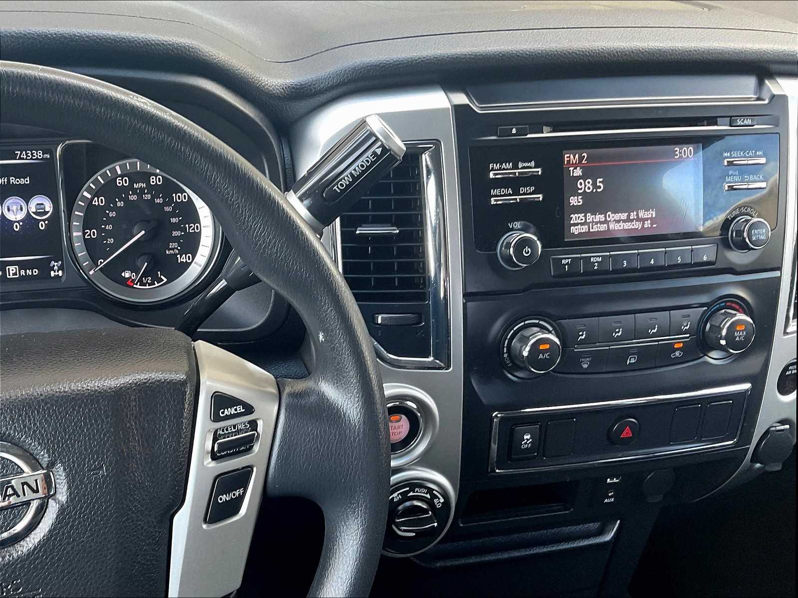 2018 Nissan Titan SV - Photo 18