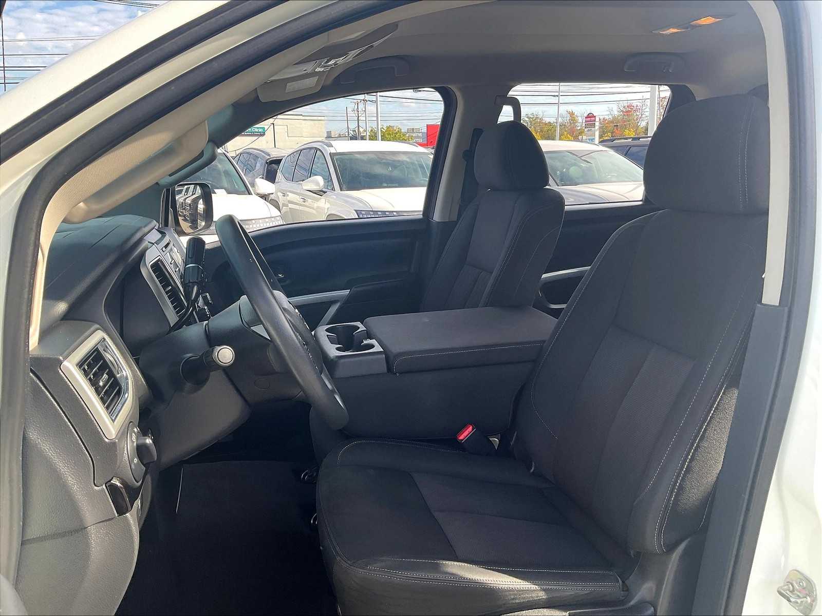 2018 Nissan Titan SV - Photo 10