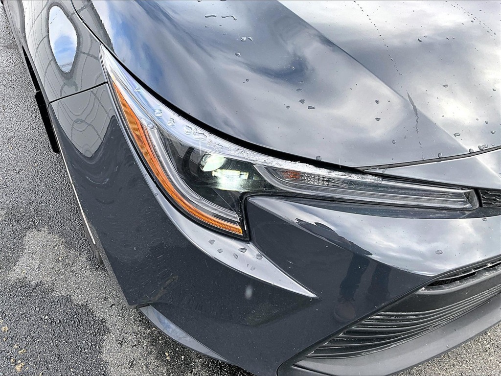 2025 Toyota Corolla LE - Photo 31