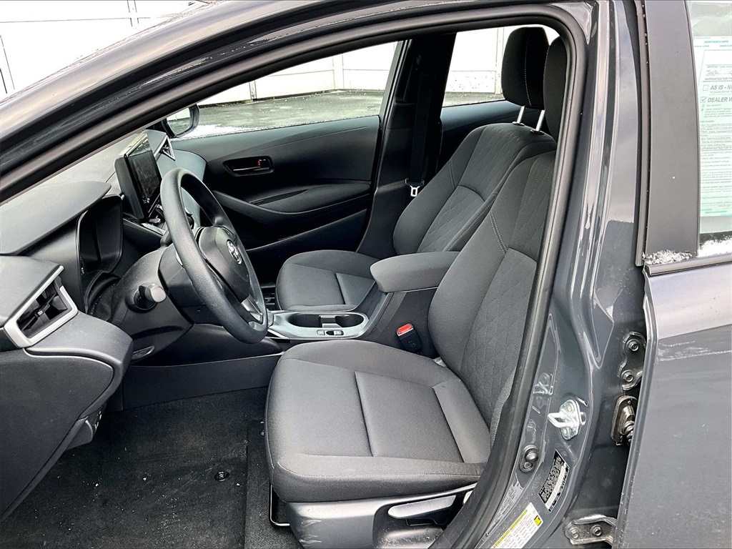 2025 Toyota Corolla LE - Photo 10
