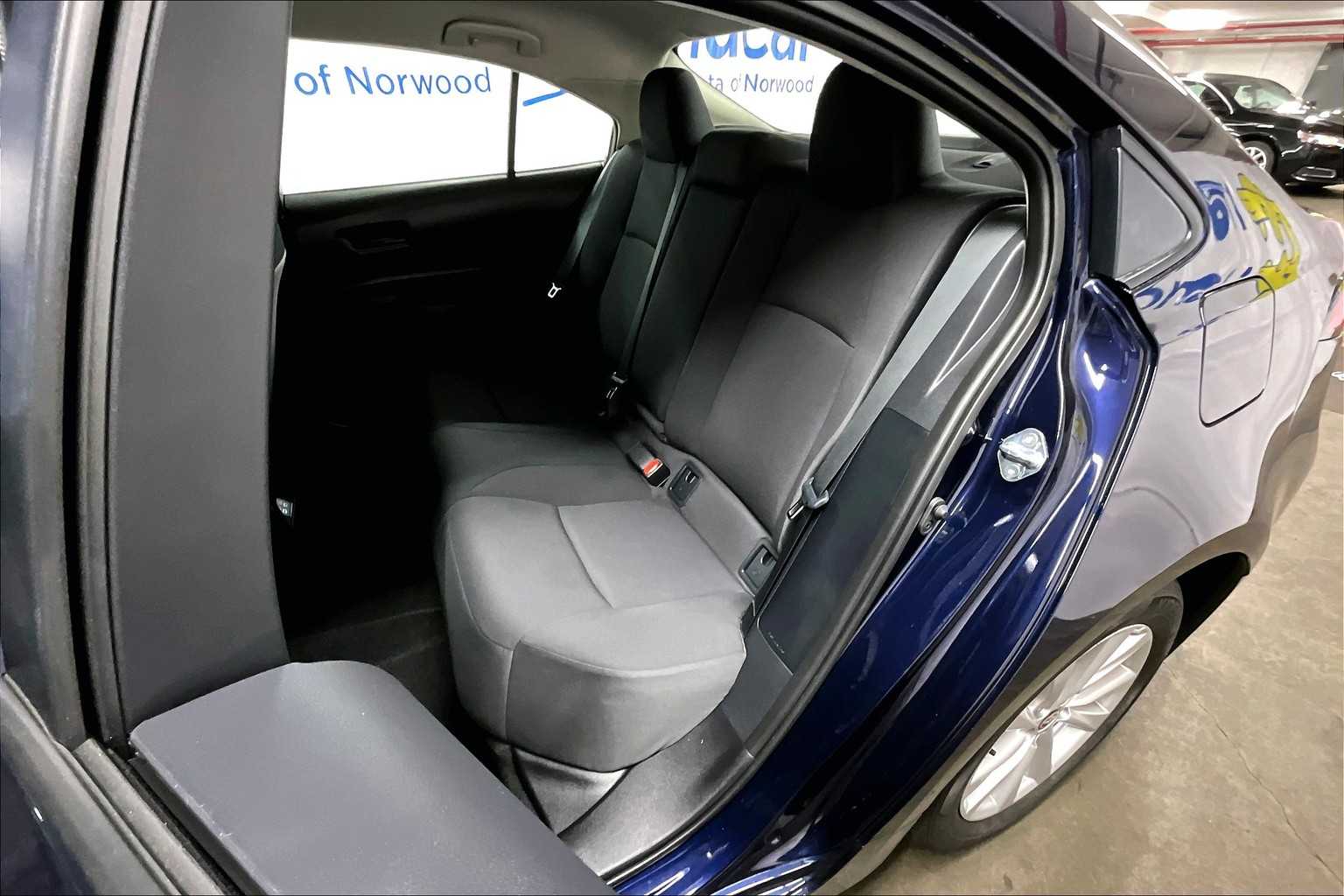 2025 Toyota Corolla LE - Photo 15