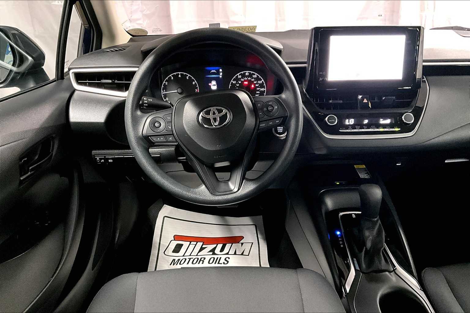 2025 Toyota Corolla LE - Photo 17