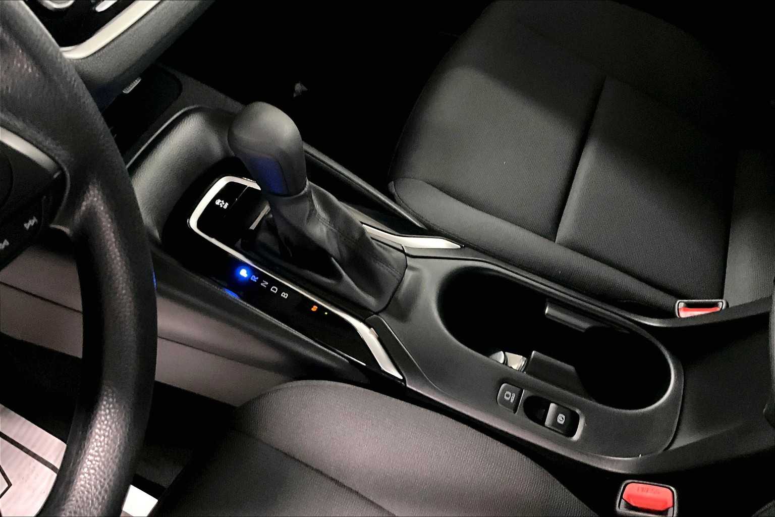 2025 Toyota Corolla LE - Photo 20