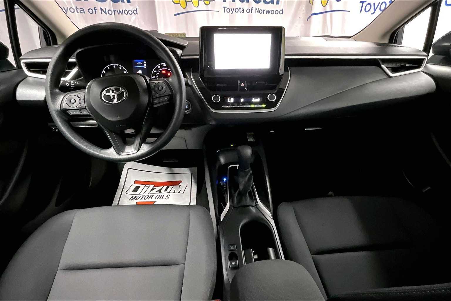 2025 Toyota Corolla LE - Photo 21