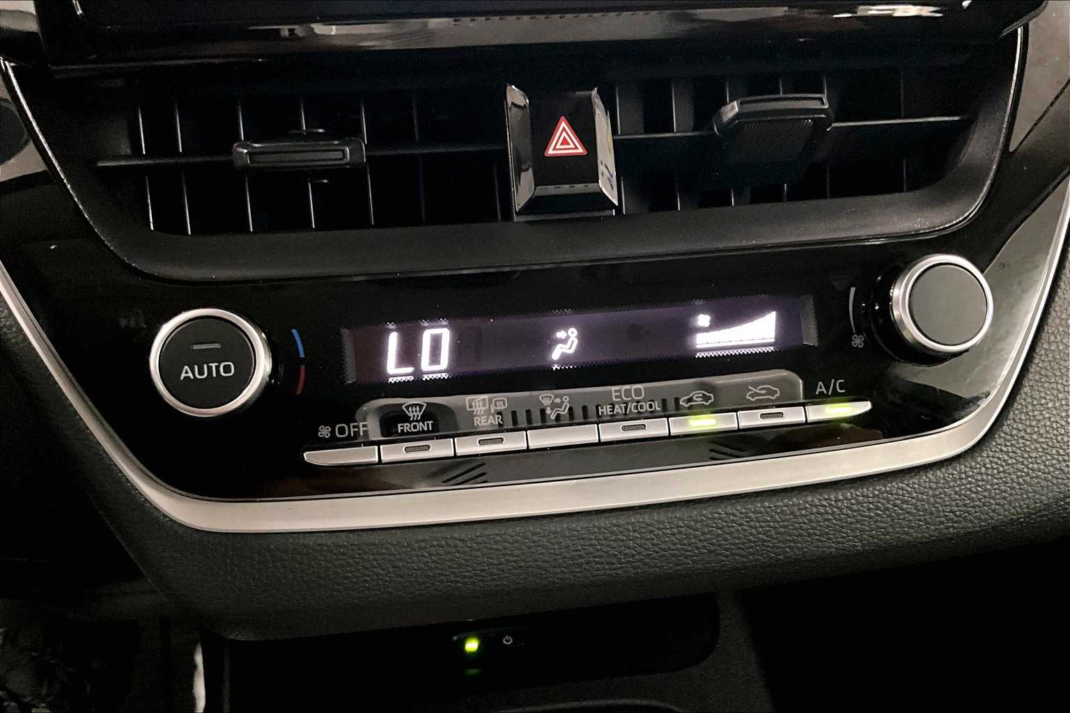 2025 Toyota Corolla LE - Photo 25