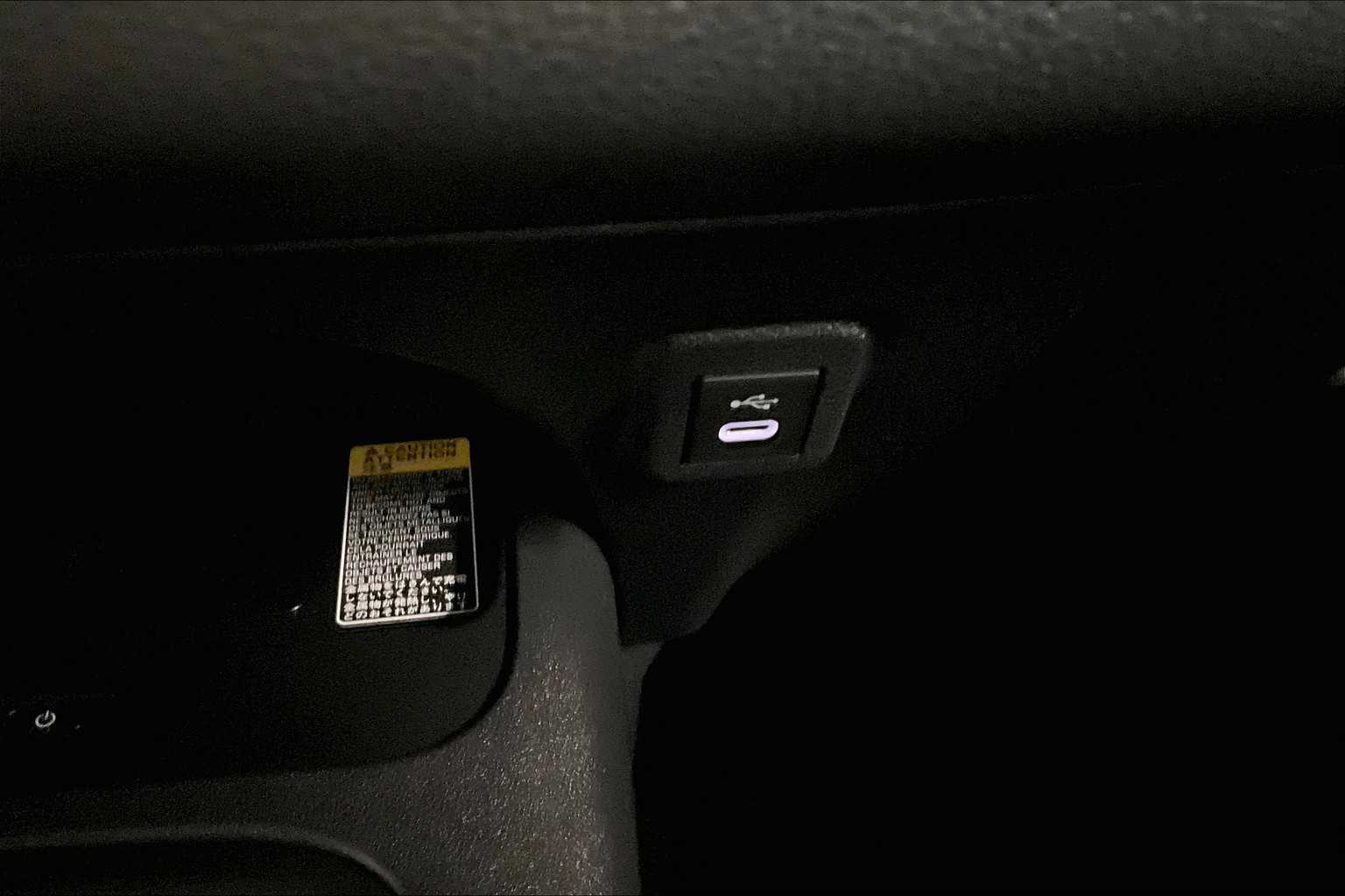 2025 Toyota Corolla LE - Photo 26