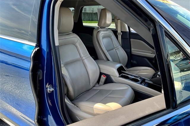 2021 Lincoln Corsair Standard - Photo 11