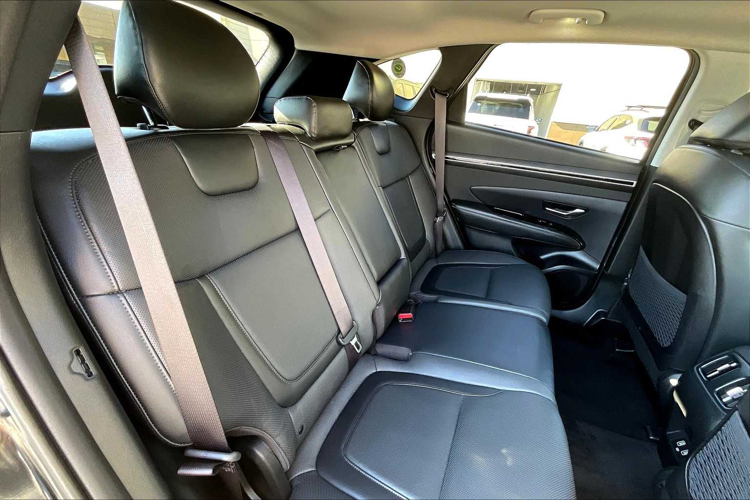 2022 Hyundai Tucson Limited - Photo 16