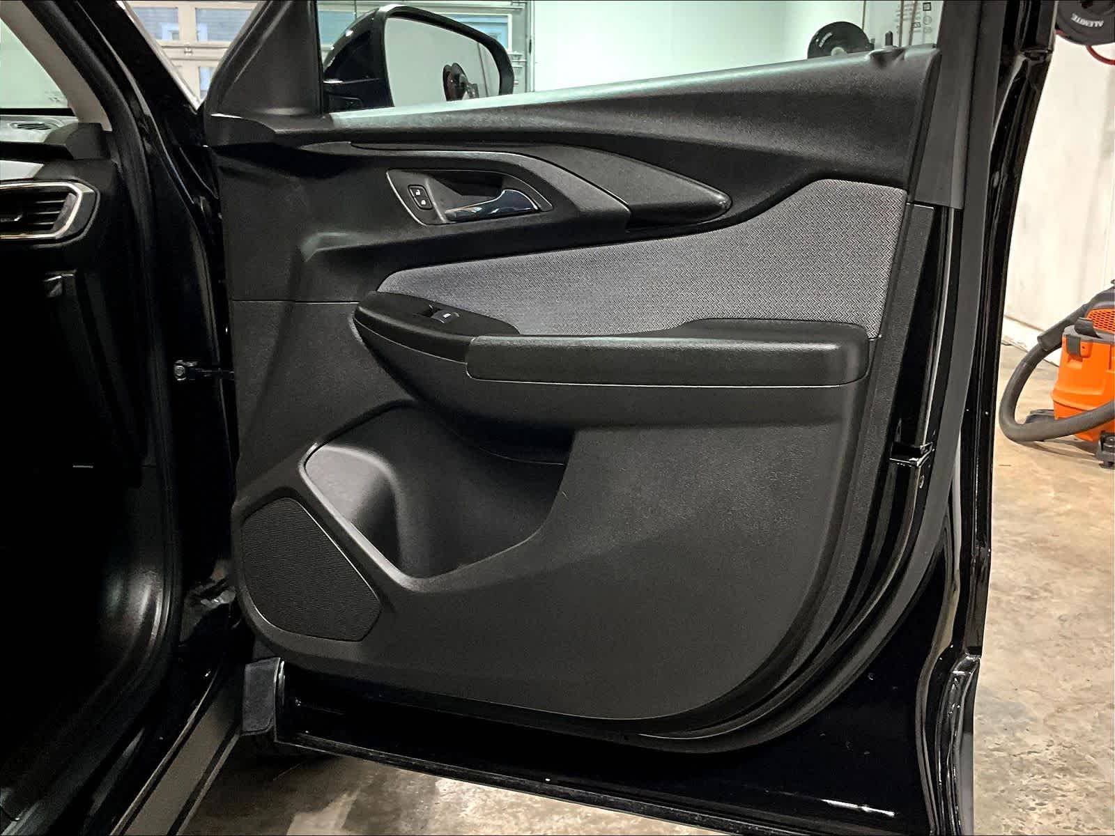 2023 Chevrolet TrailBlazer LT - Photo 12