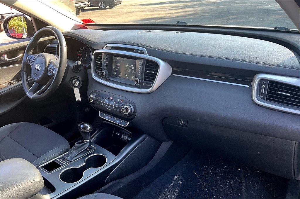 2018 Kia Sorento LX - Photo 14