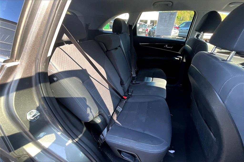 2018 Kia Sorento LX - Photo 16