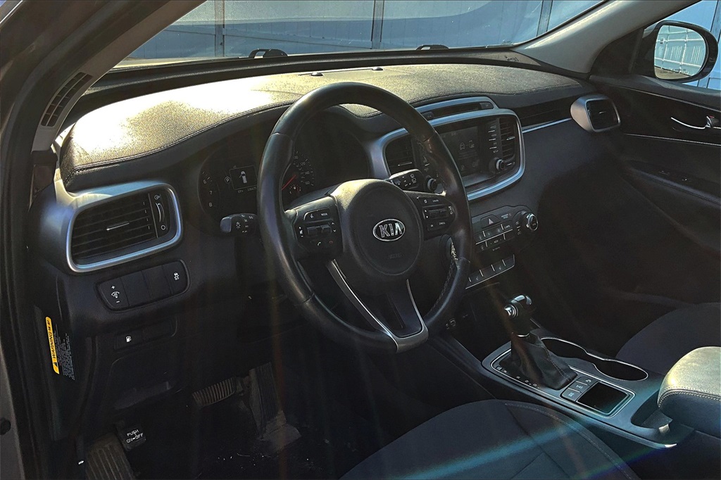 2018 Kia Sorento LX - Photo 8