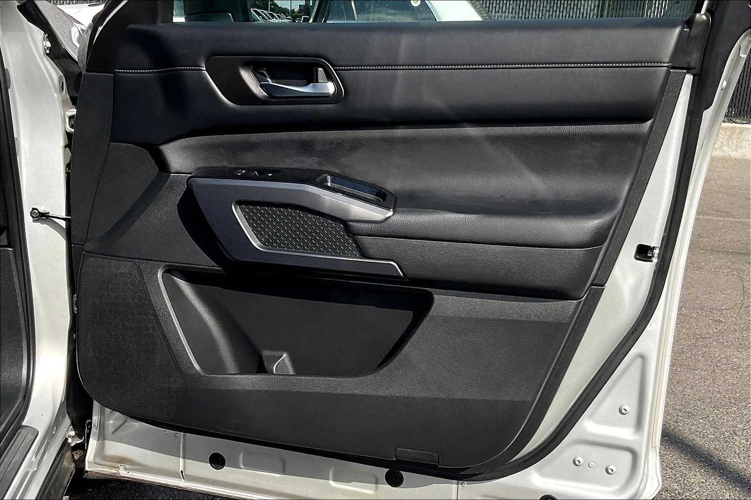 2023 Nissan Pathfinder SL - Photo 12