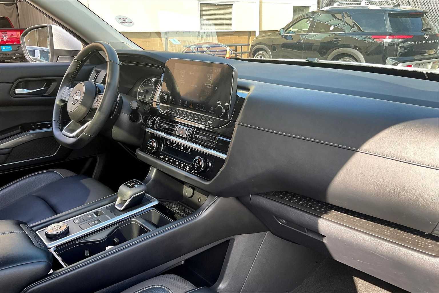2023 Nissan Pathfinder SL - Photo 14