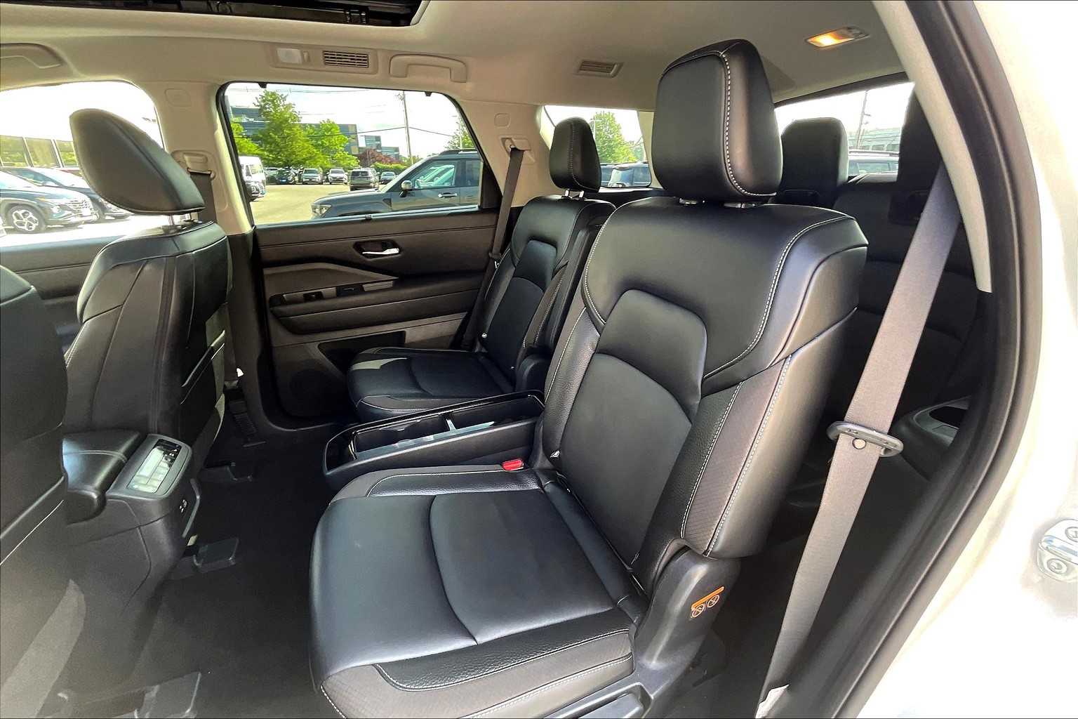 2023 Nissan Pathfinder SL - Photo 15