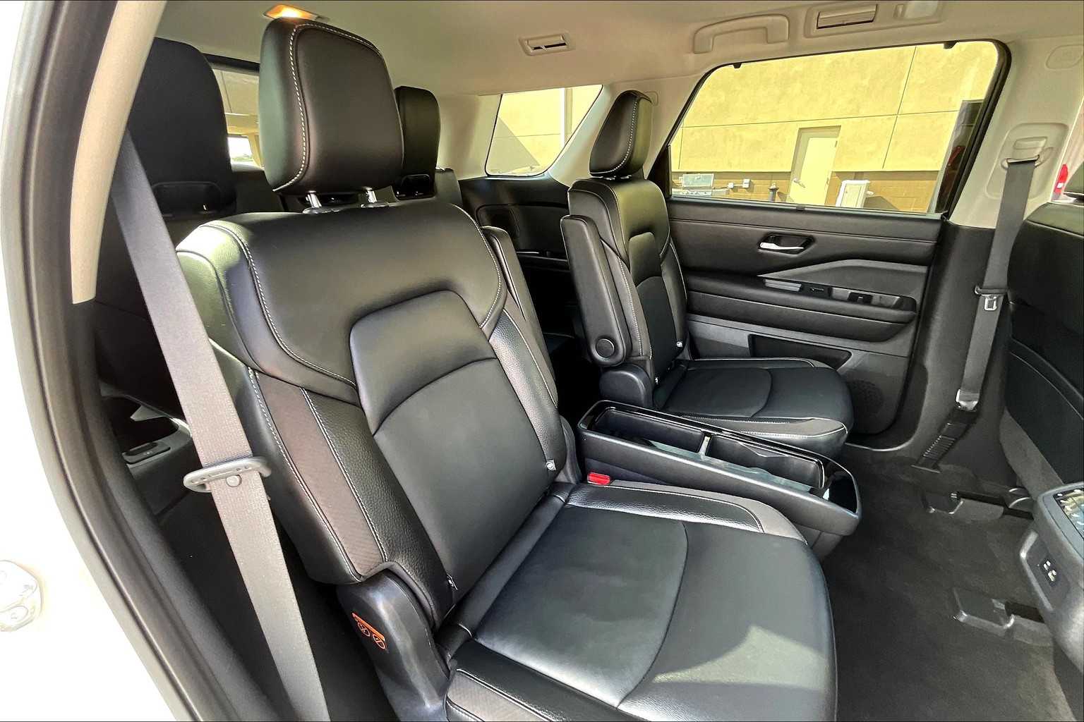 2023 Nissan Pathfinder SL - Photo 16