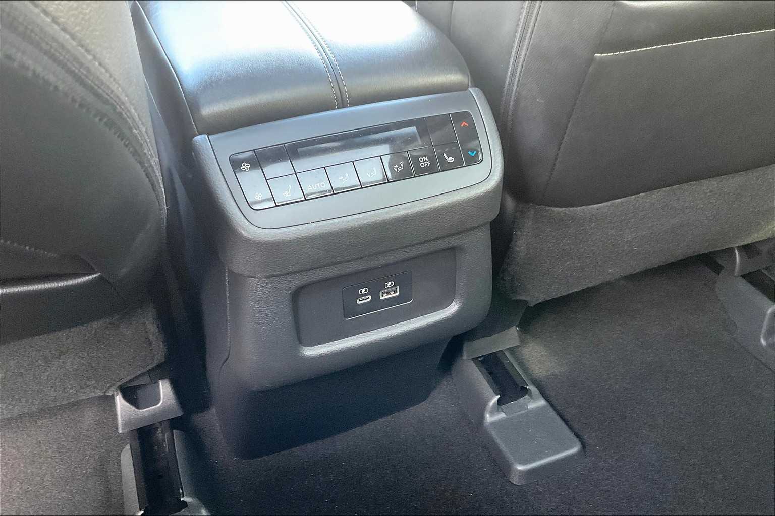 2023 Nissan Pathfinder SL - Photo 29