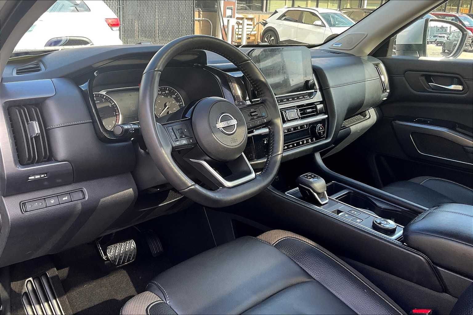 2023 Nissan Pathfinder SL - Photo 8