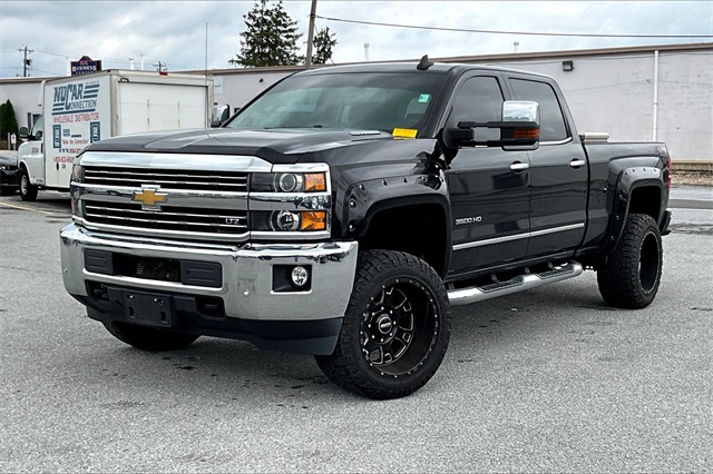 2016 Chevrolet Silverado 3500HD LTZ - Photo 2