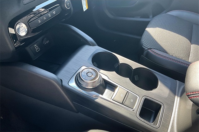 2025 Ford Escape ST-Line - Photo 9