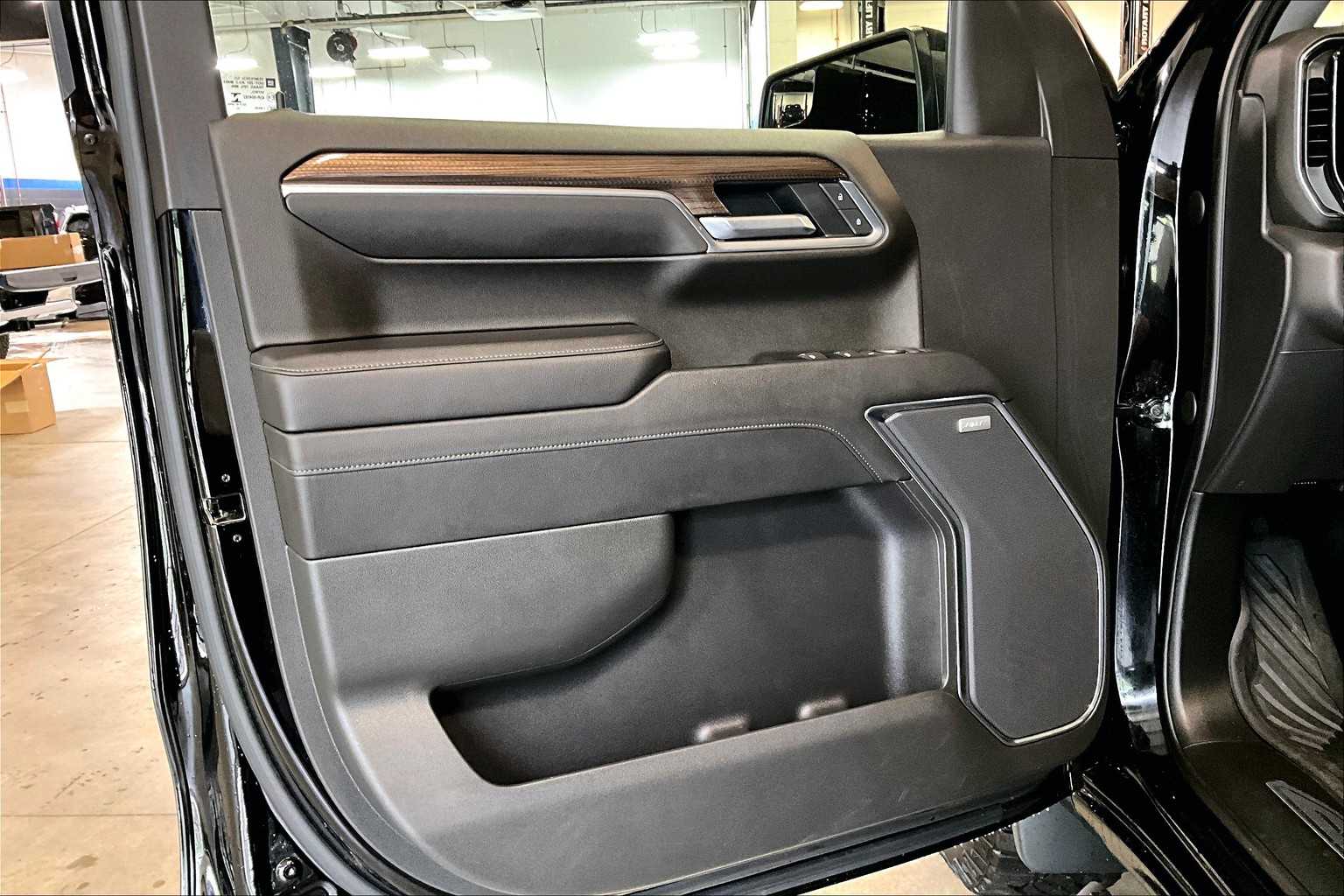 2022 Chevrolet Silverado 1500 LT Trail Boss - Photo 9