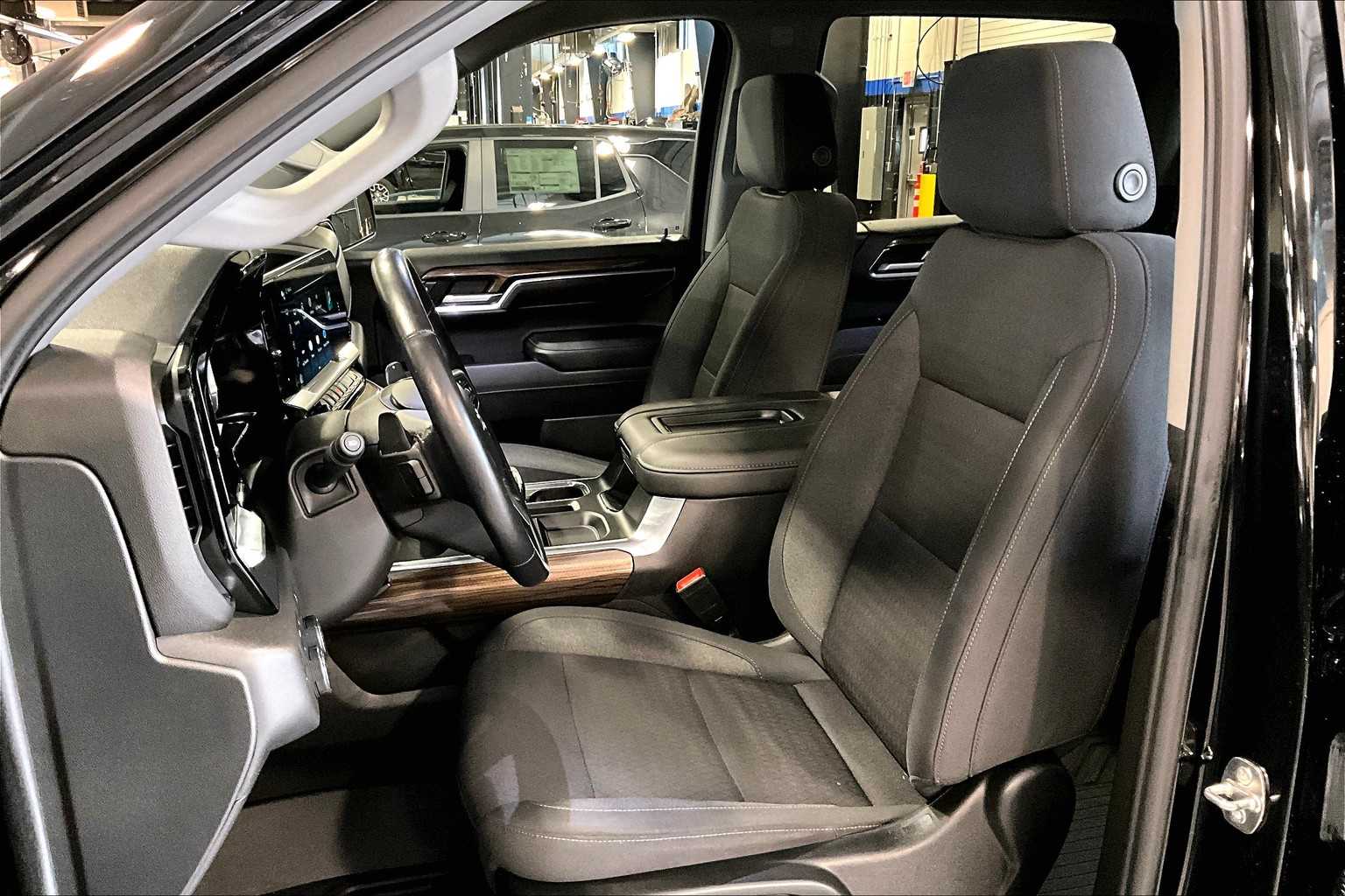 2022 Chevrolet Silverado 1500 LT Trail Boss - Photo 10