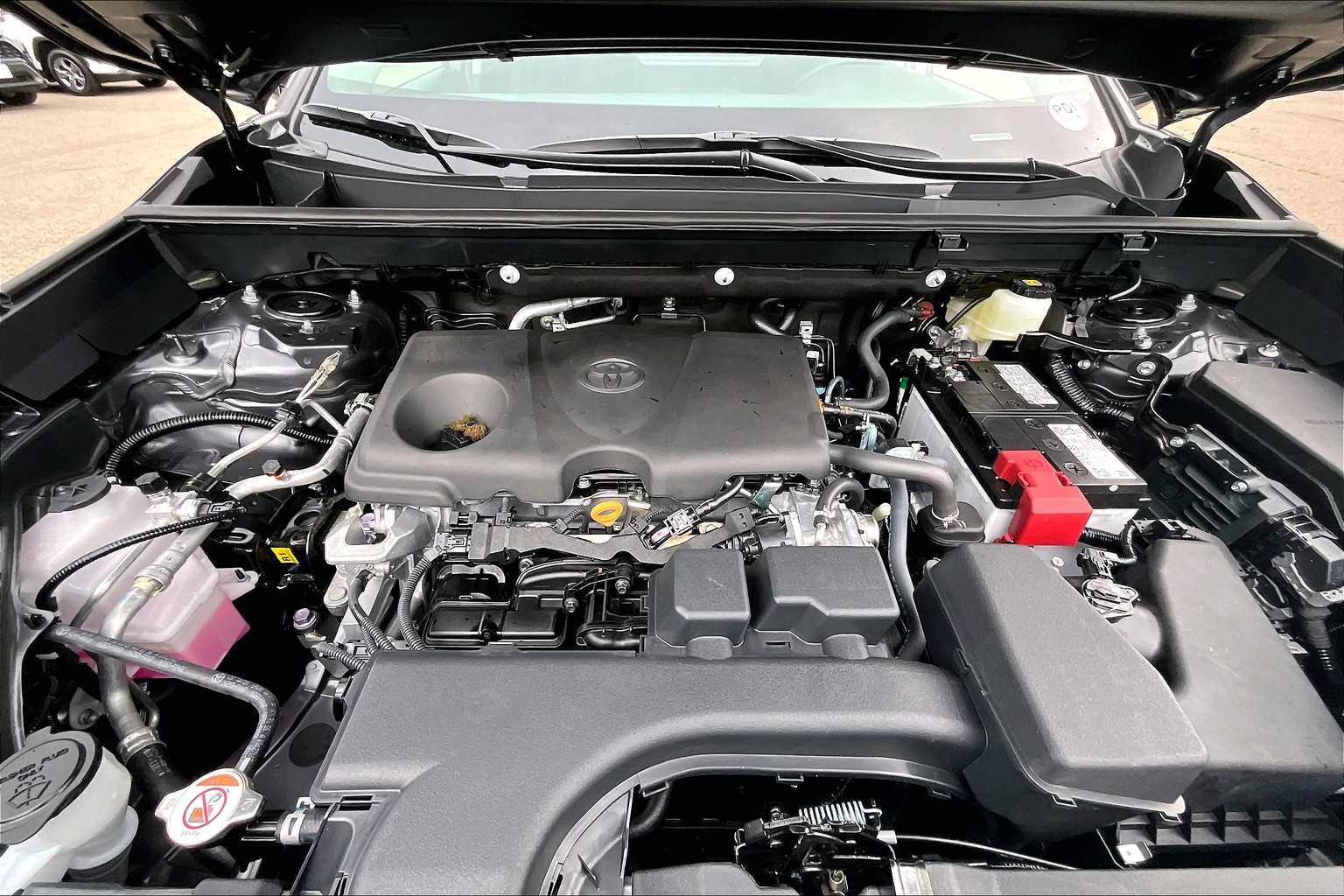 2025 Toyota RAV4 LE - Photo 16