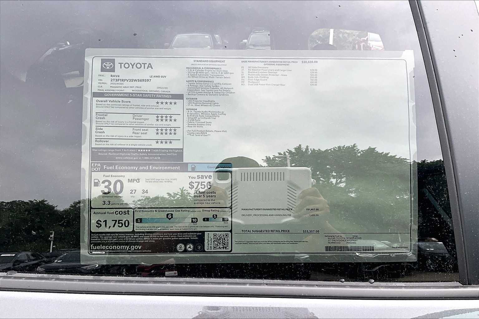 2025 Toyota RAV4 LE - Photo 18