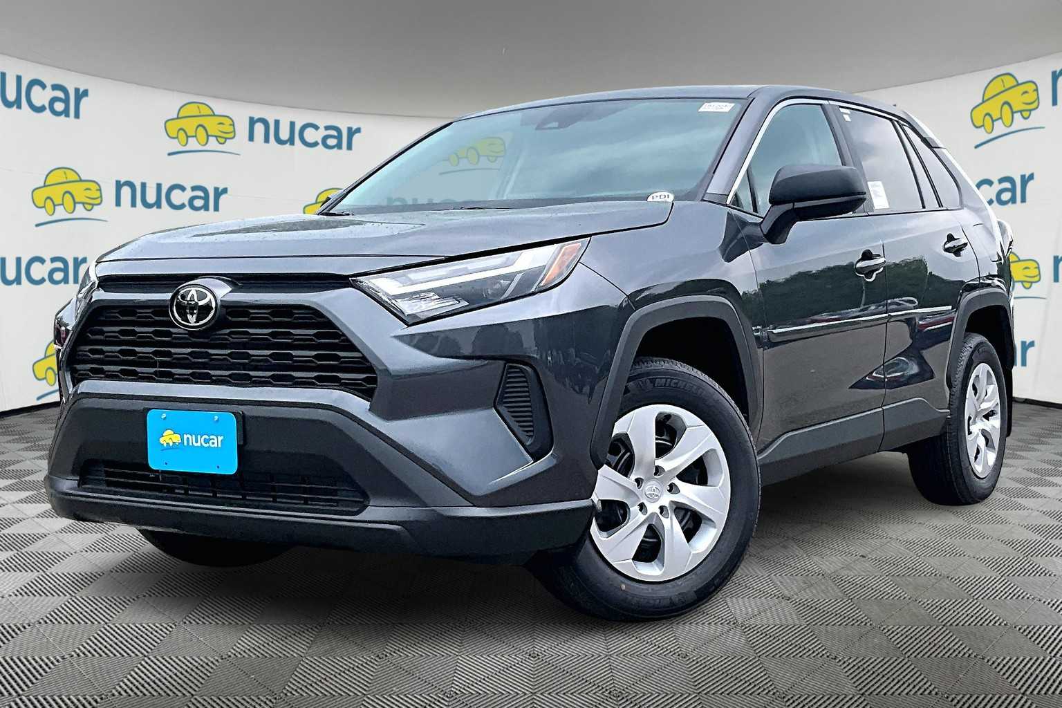 2025 Toyota RAV4 LE - Photo 4