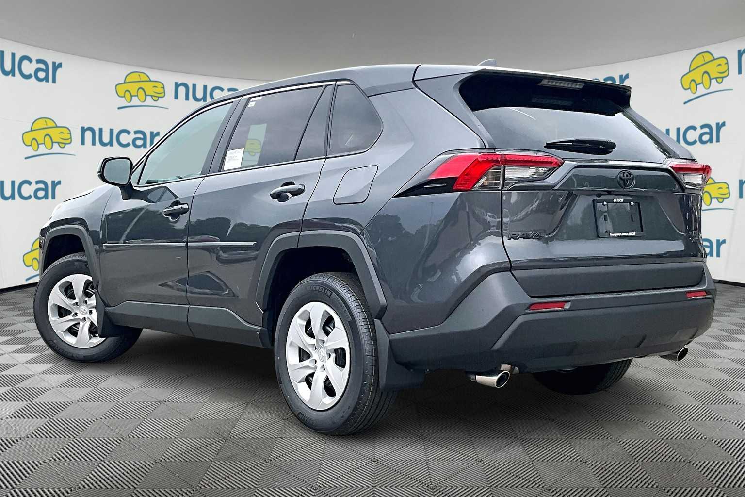 2025 Toyota RAV4 LE - Photo 5
