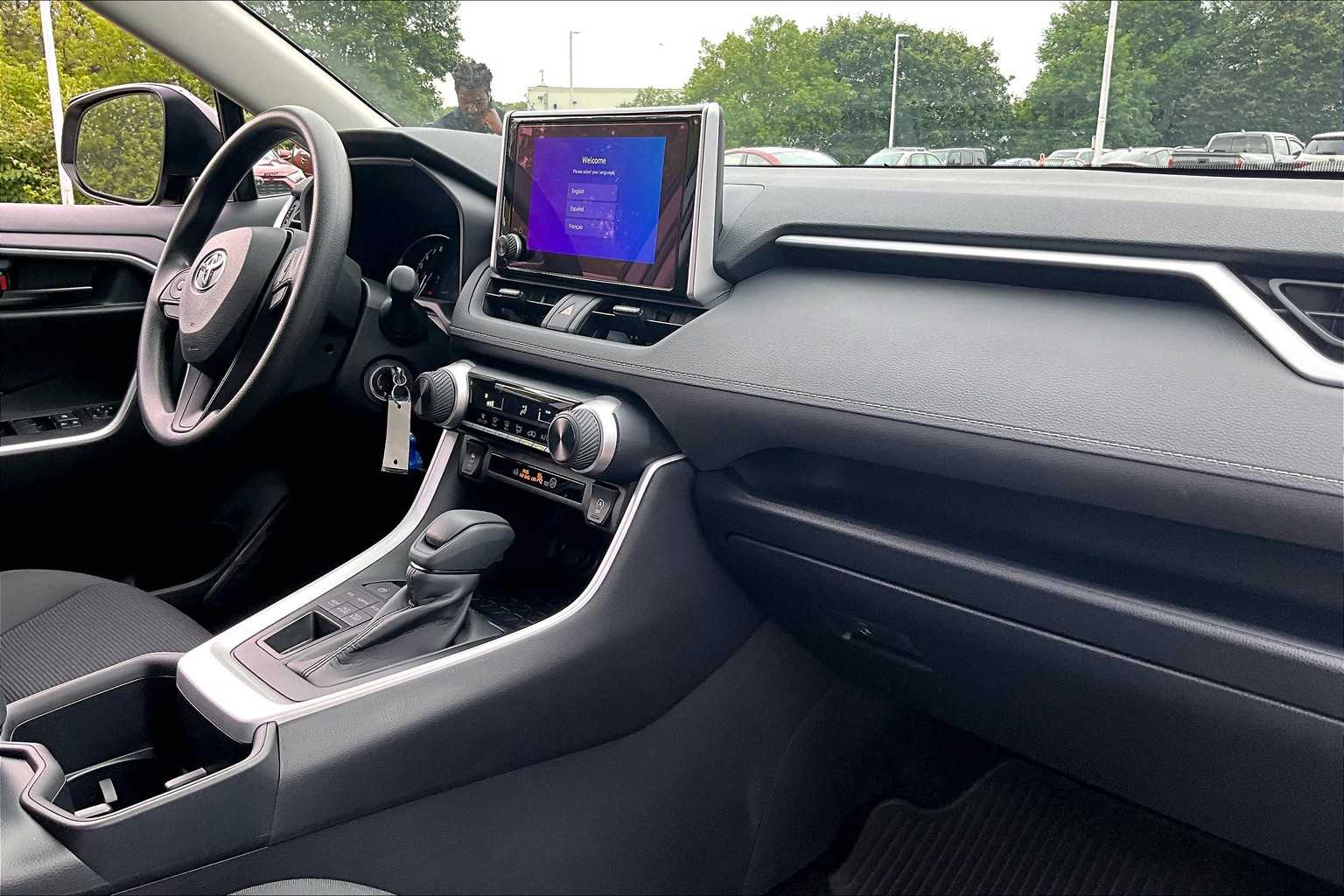 2025 Toyota RAV4 LE - Photo 10