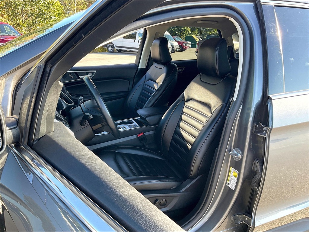 2022 Ford Edge SEL - Photo 9